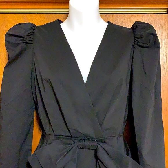 Black Blouse with Bow🖤 - Picture 3 of 4